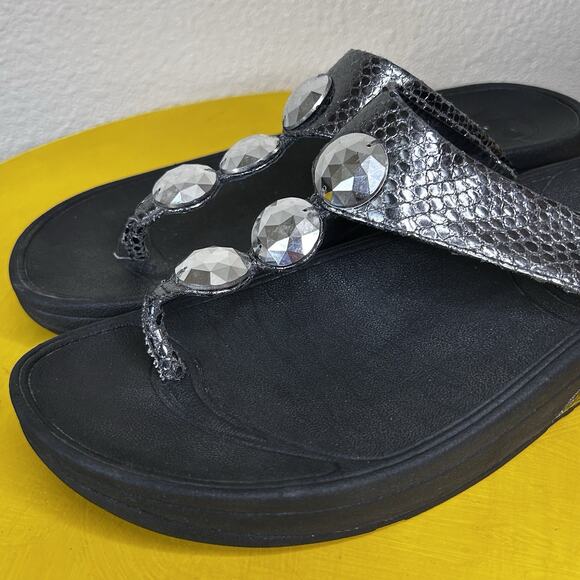 FitFlop Sandals Women' 9 Pewter Snake Print Rhinestone Petra Thong Platform - Picture 7 of 16
